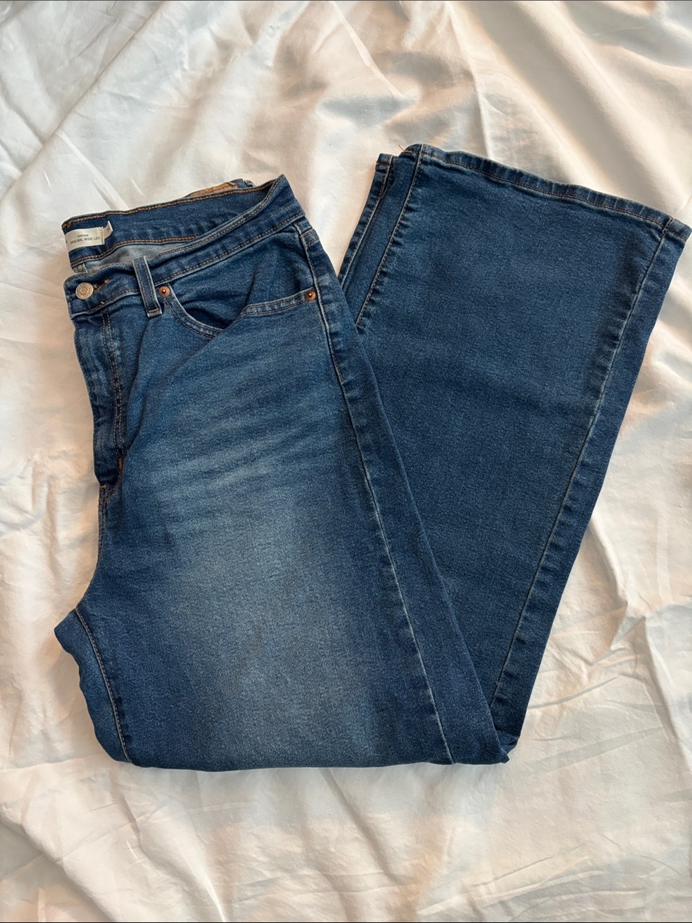 Levi’s Wide Leg Jeans